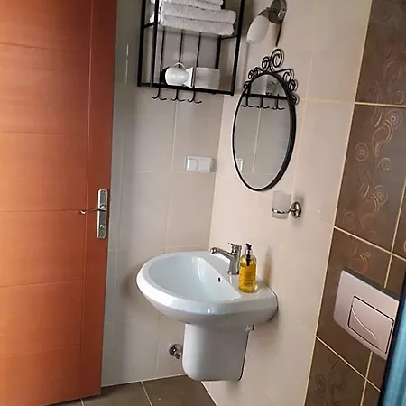 Hotel Sapphire *